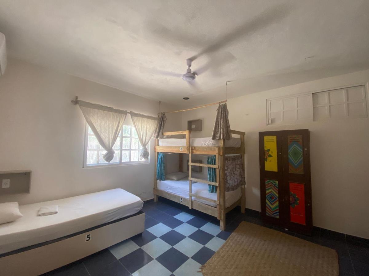 Barco Hostel *