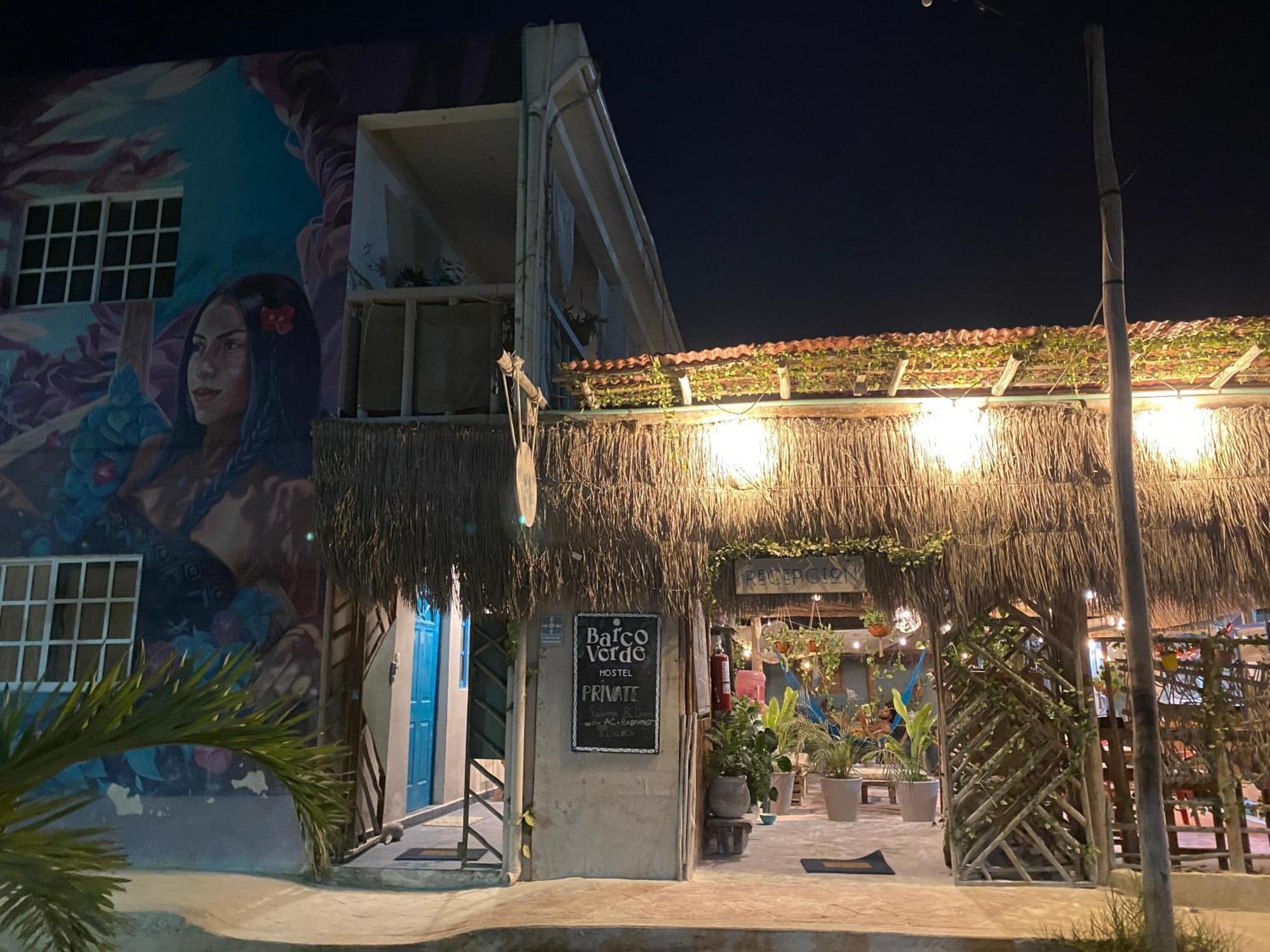Hostel Barco *